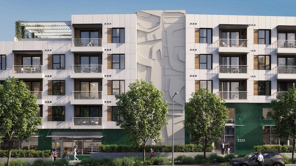 18 Guests Resort Pool + Bar, Dining, Terrace South Lamar, Steps to Zilker The Code, Avantstay