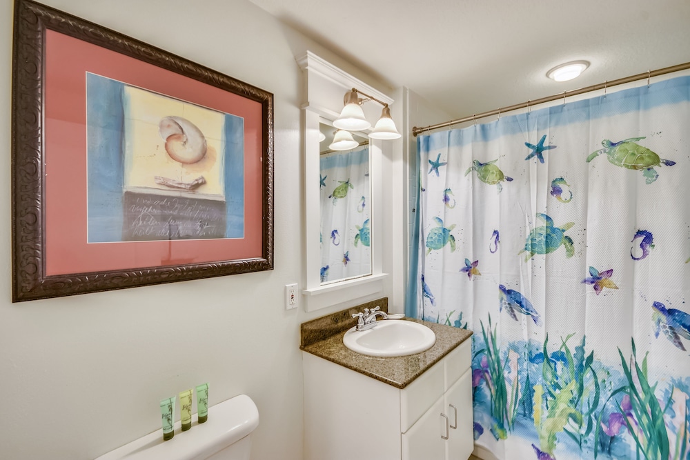 Grand Panama Beach Resort by Book That Condo