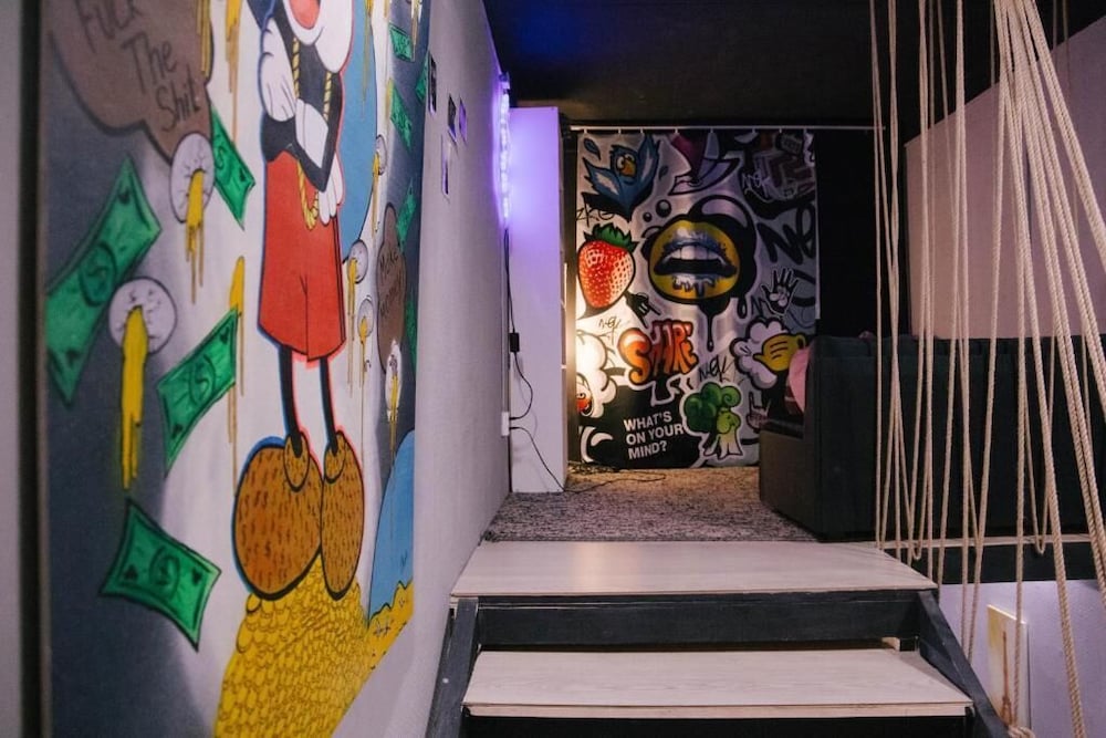 Capsule Hostel Yes
