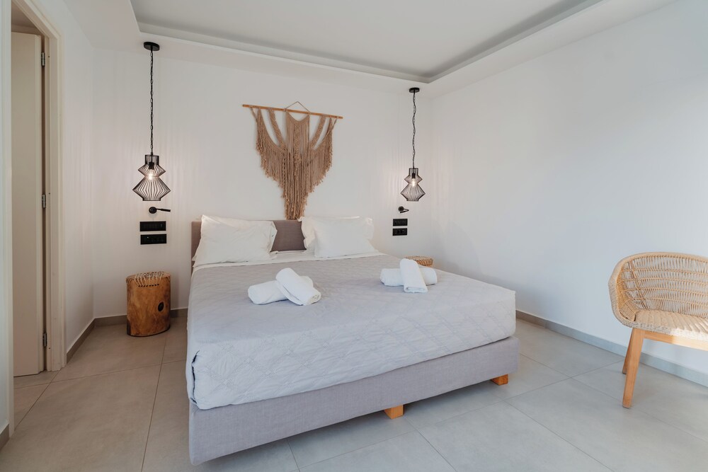 Oliving Mykonos Luxury Suites