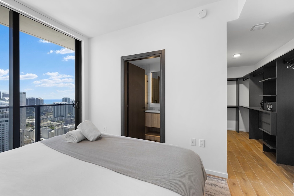 Stylish Downtown Miami Condo with Views