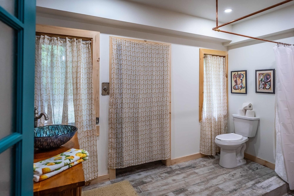 Nature Lovers Retreat log Home - L il Ranch