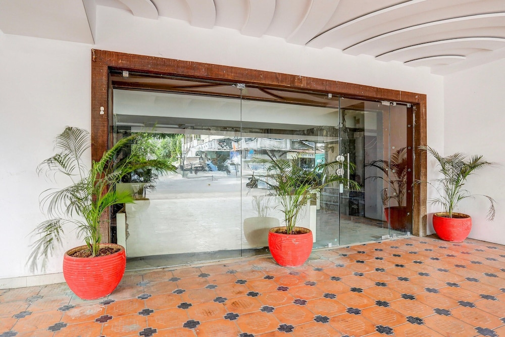 Blissful Stays at Ramdaspeth Downtown