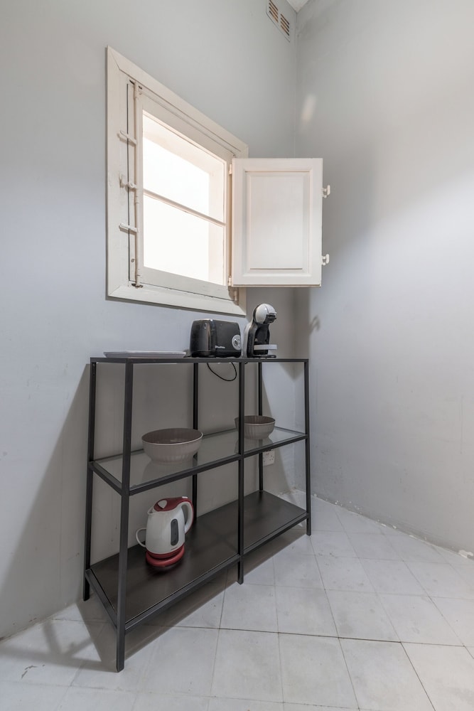 Spacious & Luxury 3BR Central Apartment view 4