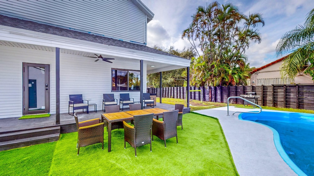 Casa Nirvana 4BR Home With Private Pool