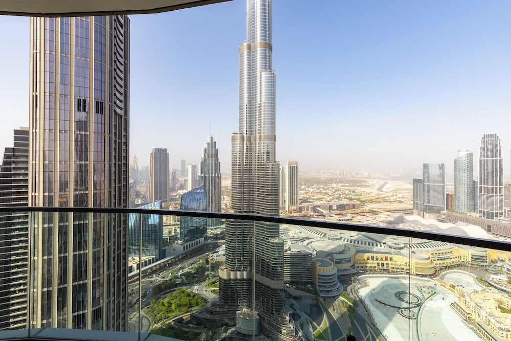 Maison Privee Sky-High Elegance w/ Unrivaled Burj Khalifa Views
