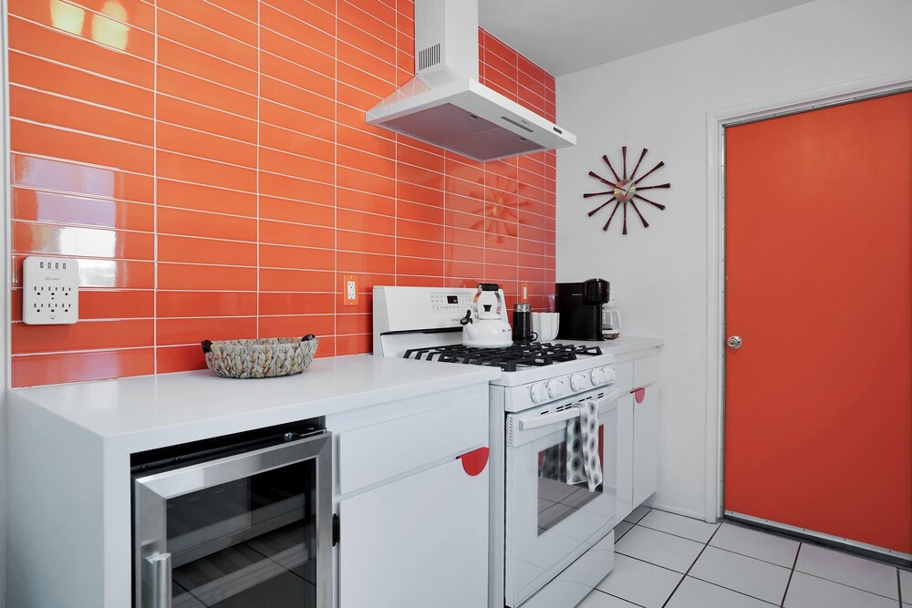 Retro Desert Retreat - Ideal Palm Springs