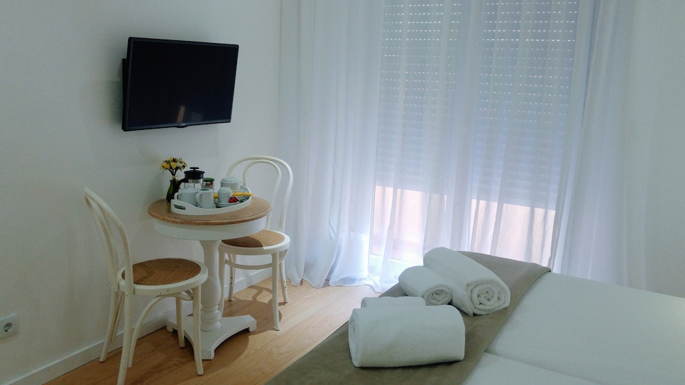 Lisbon Terrace Suites Apartment for Large Groups with Amazing Terrace