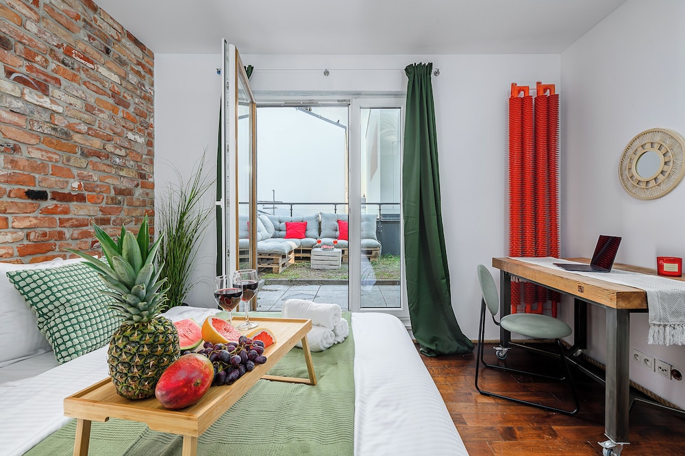 Lumina 3-room apart with large terrace