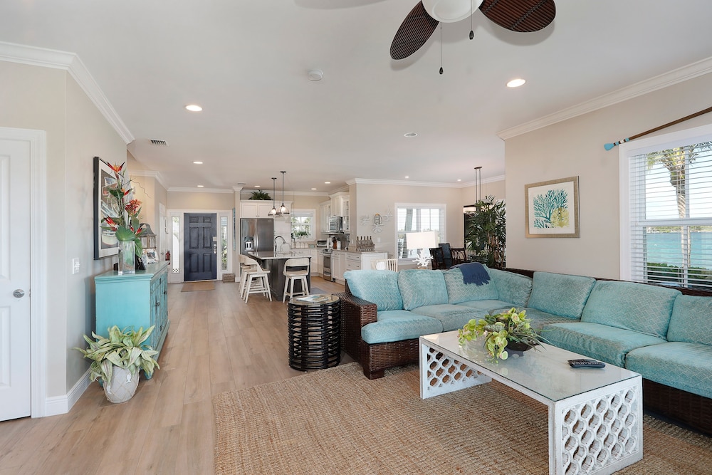 Waterfront Luxury Villa With Sunset Views And Boat Slip 3 Bedroom Villa by RedAwning view 2