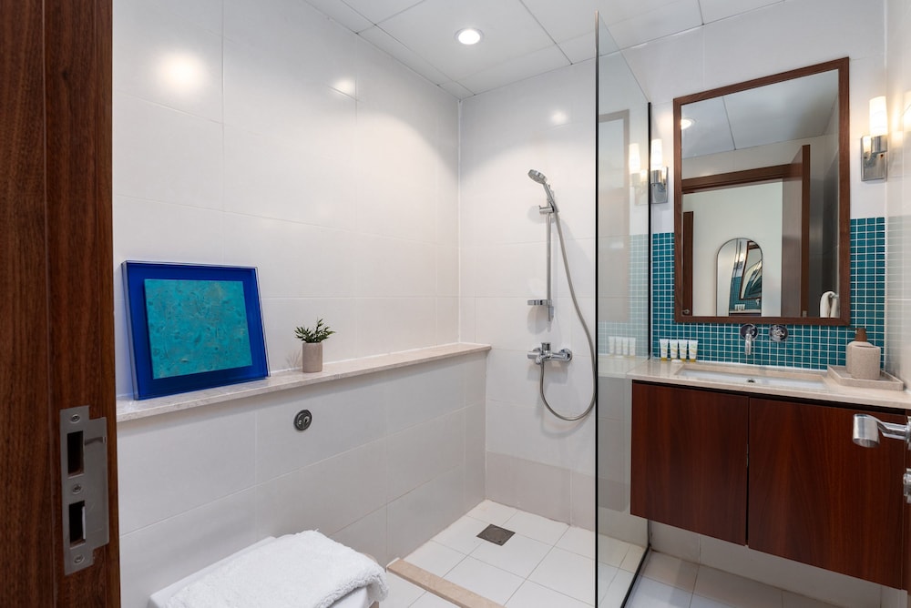 Stunning 3BR at the Palm w Beach Access