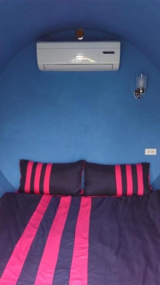 Pipe House Hostel