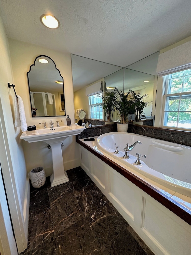 Inn at Perkins Cove