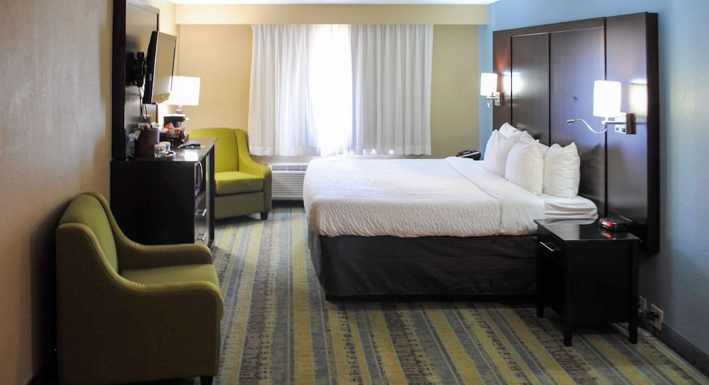 Lexington Vacations - Clarion Hotel Conference Center - North - Property Image 117