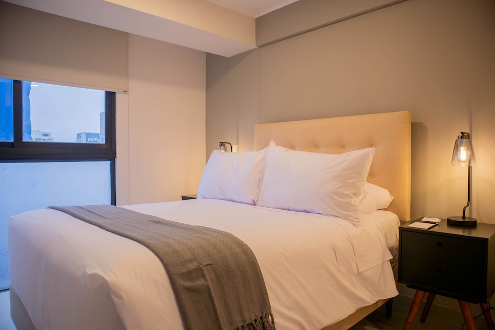 w Comfort 2BR w Private Balcony in San Isidro