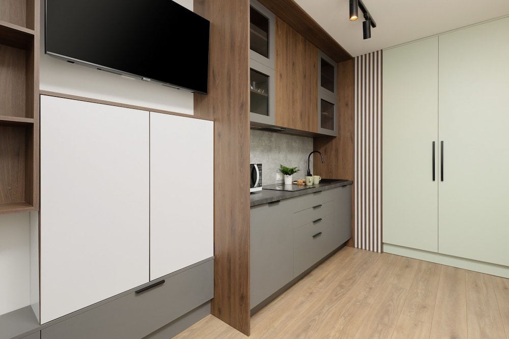 Kolorowa Studio Apartment by Renters view 3