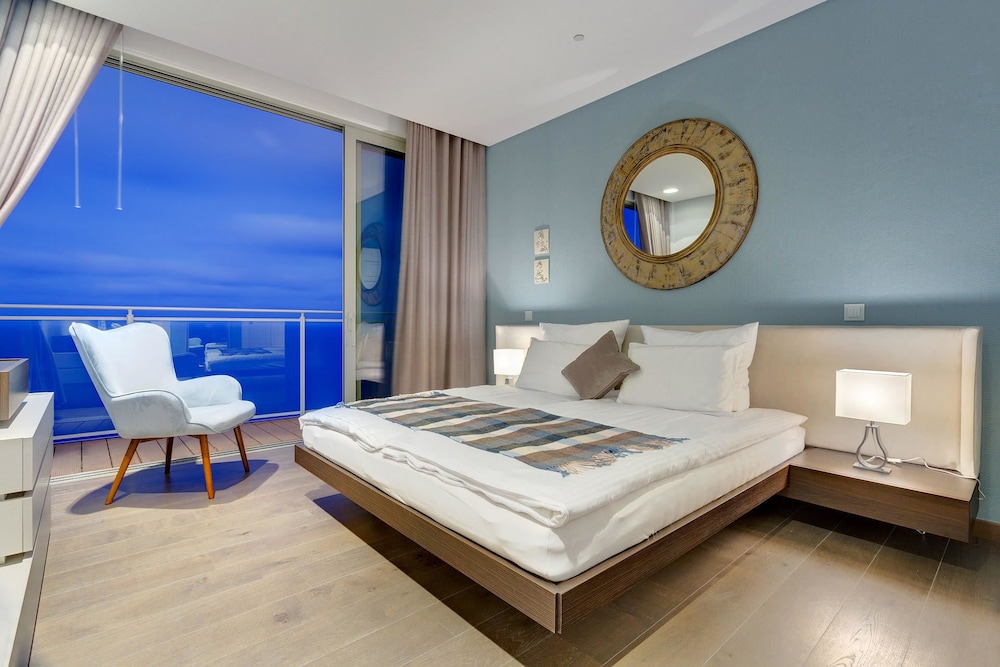 Super Luxury Apartment in Tigne Point, Amazing Ocean Views view 3