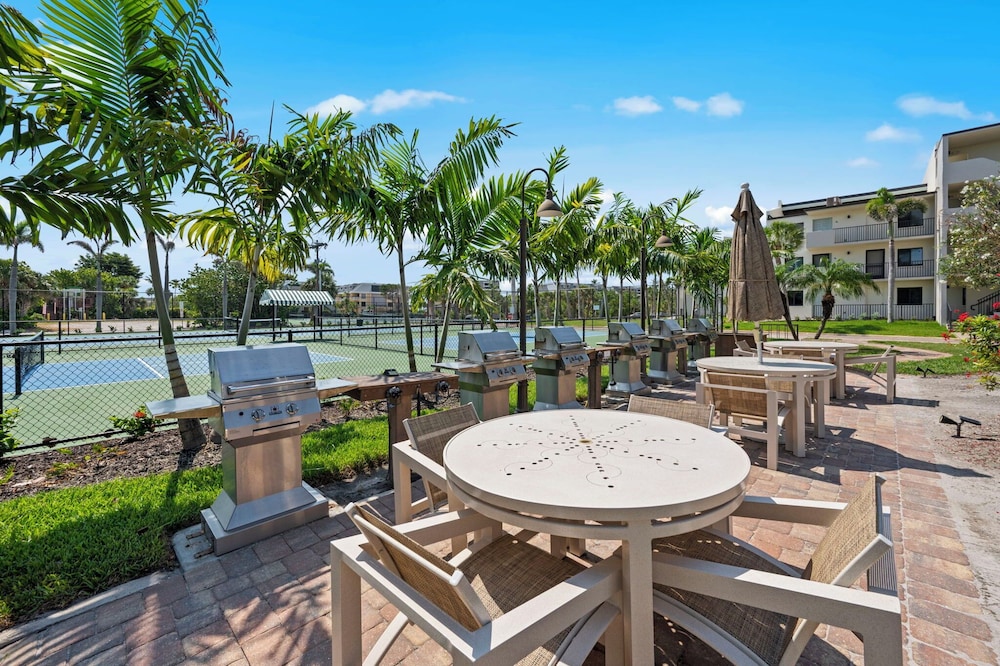 Beachfront Luxury Gulf Views Bikes Sanibel