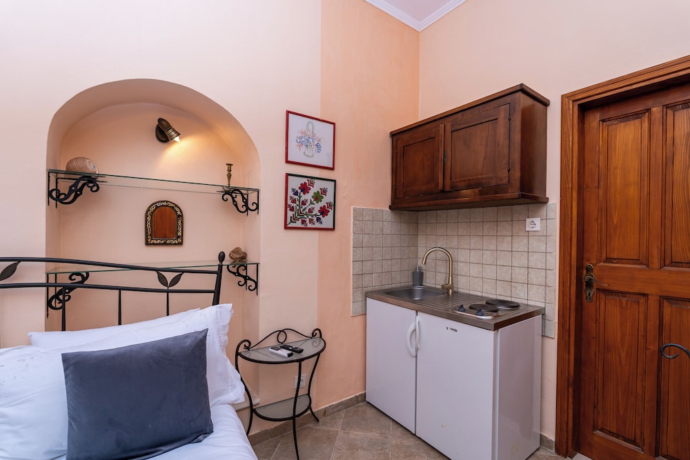 Antaeus Residence