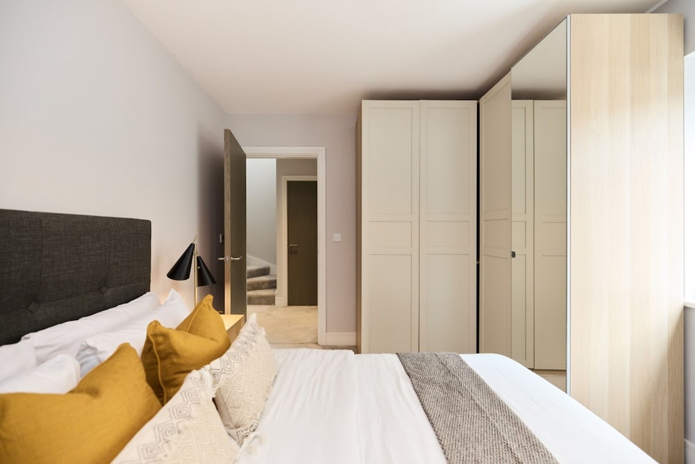The Avery Hideout - Spacious 3bdr House With Rooftop Terrace