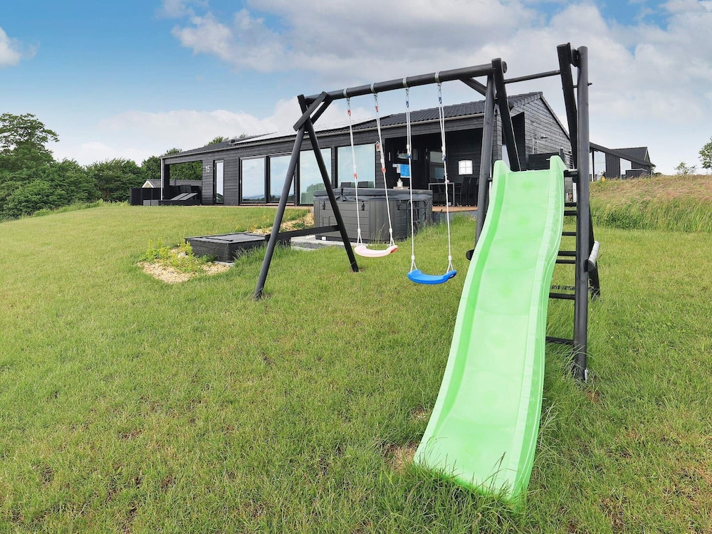 8 Person Holiday Home in Faaborg view 4