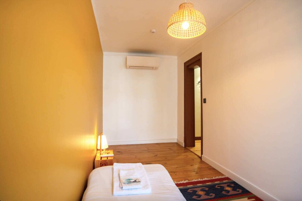 Peaceful 2bedrooms w/ Patio in Lisbon view 3
