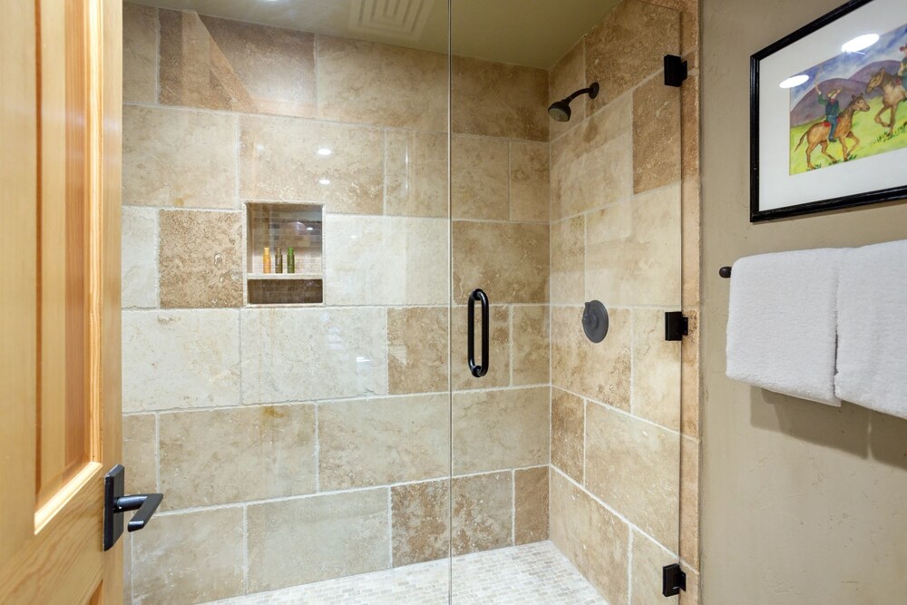 Trail's End Lodge at Deer Valley Resort - Four Bedroom Residence with Spa #12 4 Condo