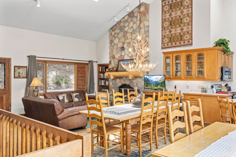 Cascade Mountain Home By Estes Park Homes 6 Bedroom Home