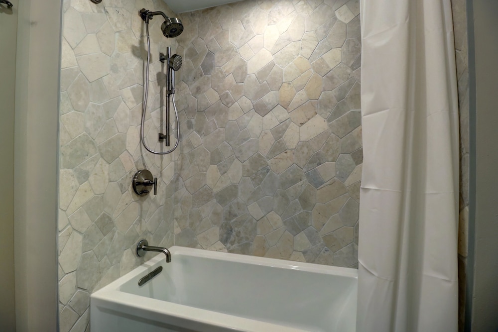 Pp409 Passage Point 2 Bedroom Condo