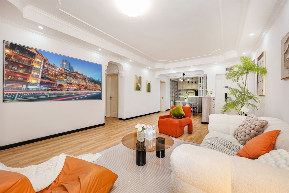 Baihong Riverview Drone Show Apartment