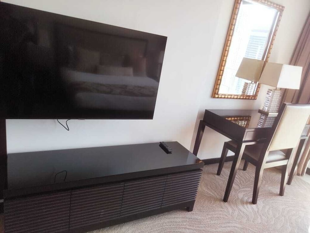 Luxury Address Res Dubai Marina 1BR-2514