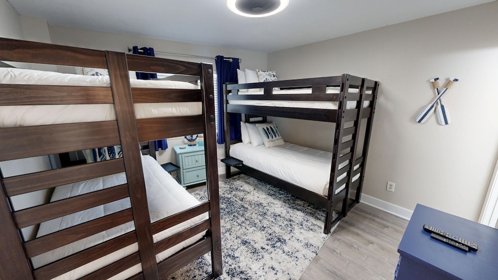 Mainsail 255 3 Bedroom Condo