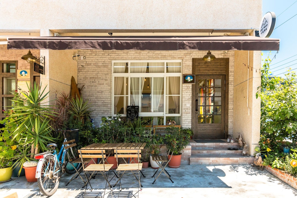 Cozy Green Guest House