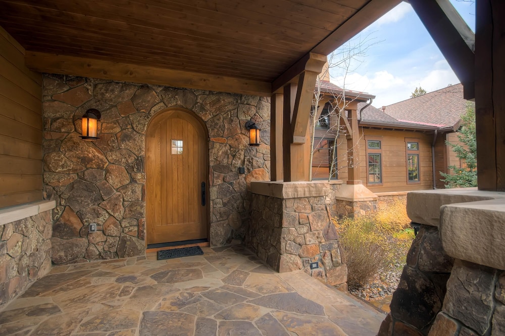 Grace Manor