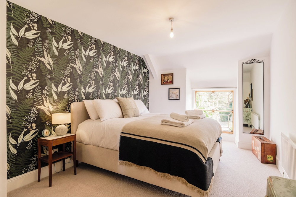 Historic 3 BD Cottage in the Cotswolds