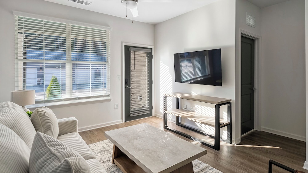 Landing Apartments Birmingham - Sand Ridge