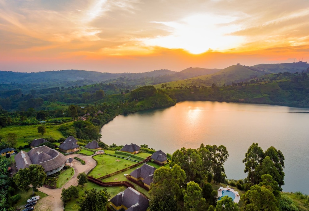 Crater Safari Lodge