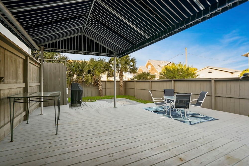 100 Steps to Sand Private Deck BBQ Beach Gear