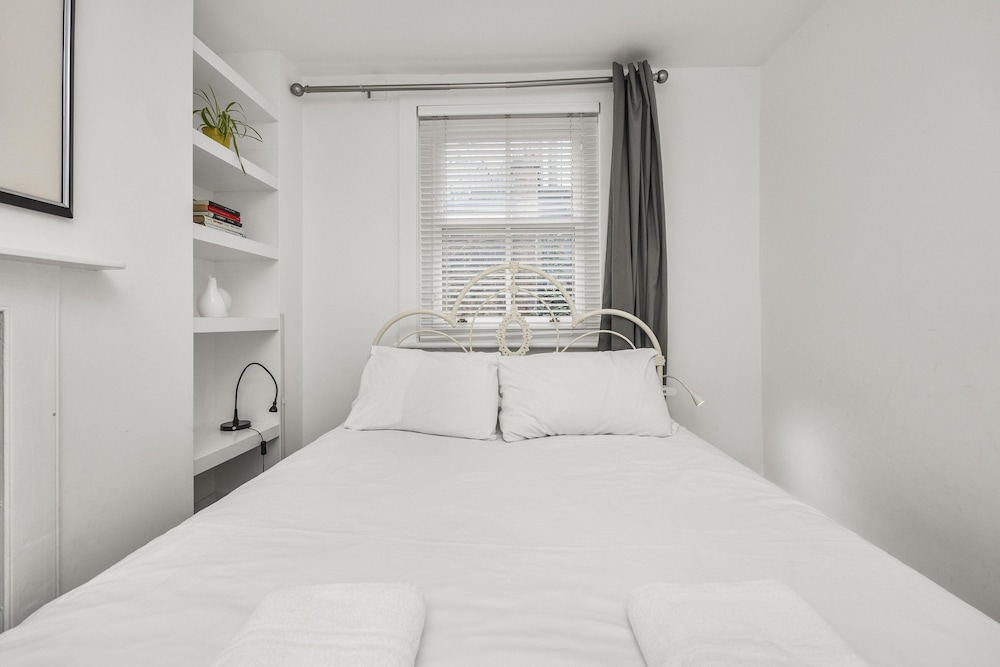 City Hideaway With Private Garage By My Getaways view 4