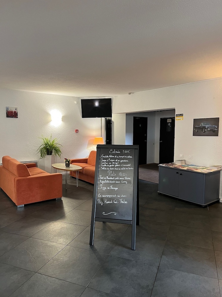 Calais Vacations - Logis Cottage Hotel Calais - Property Image 2