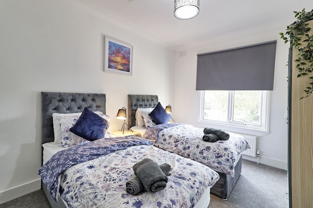 Lovely 2bed Apartment in Westcliff-on-sea! view 5
