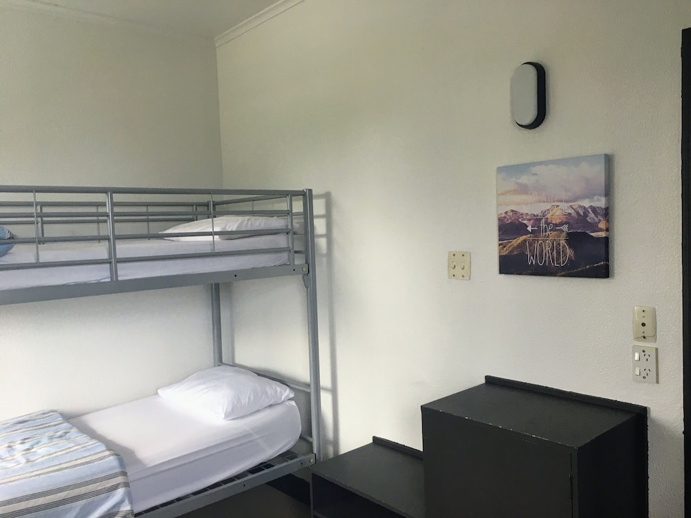 BoBs Hostel
