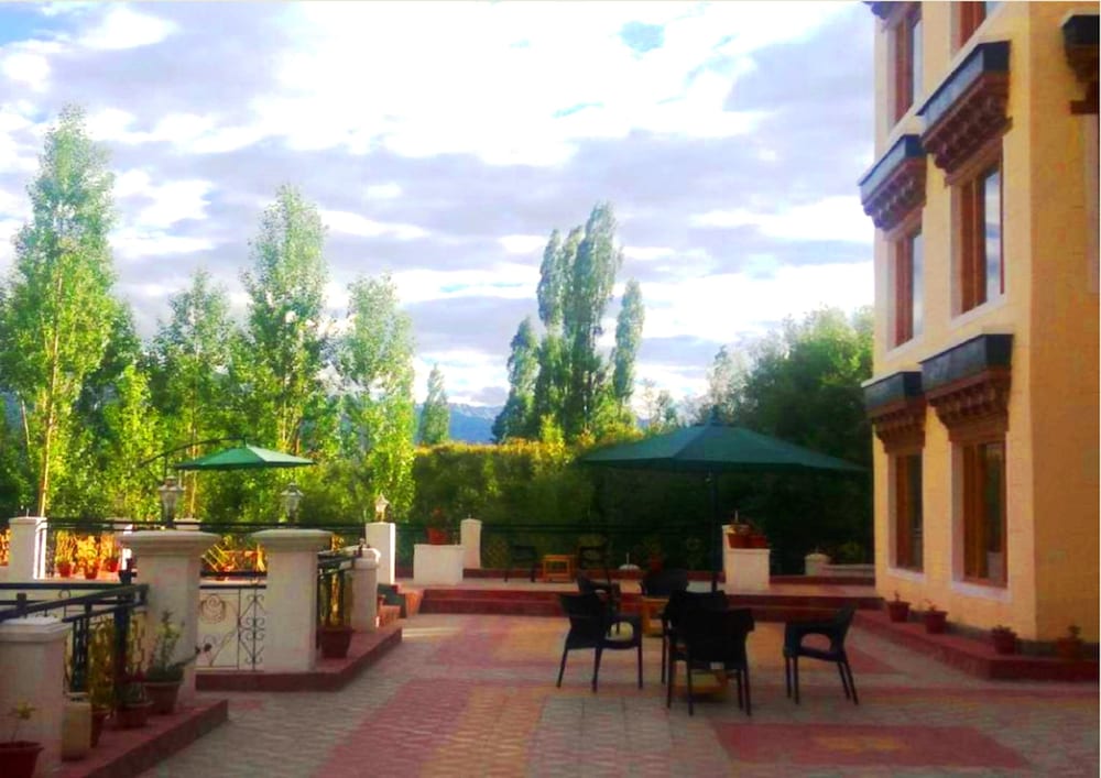 TIH Hotel Khakshal
