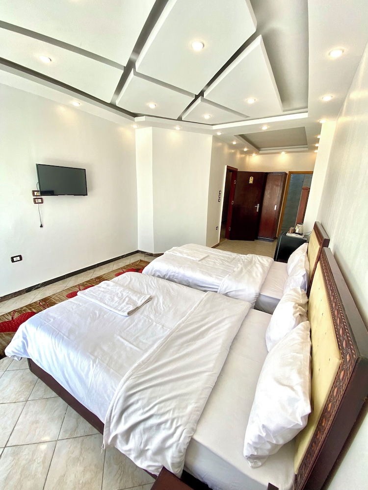 Enjoy Giza Pyramids Hotel