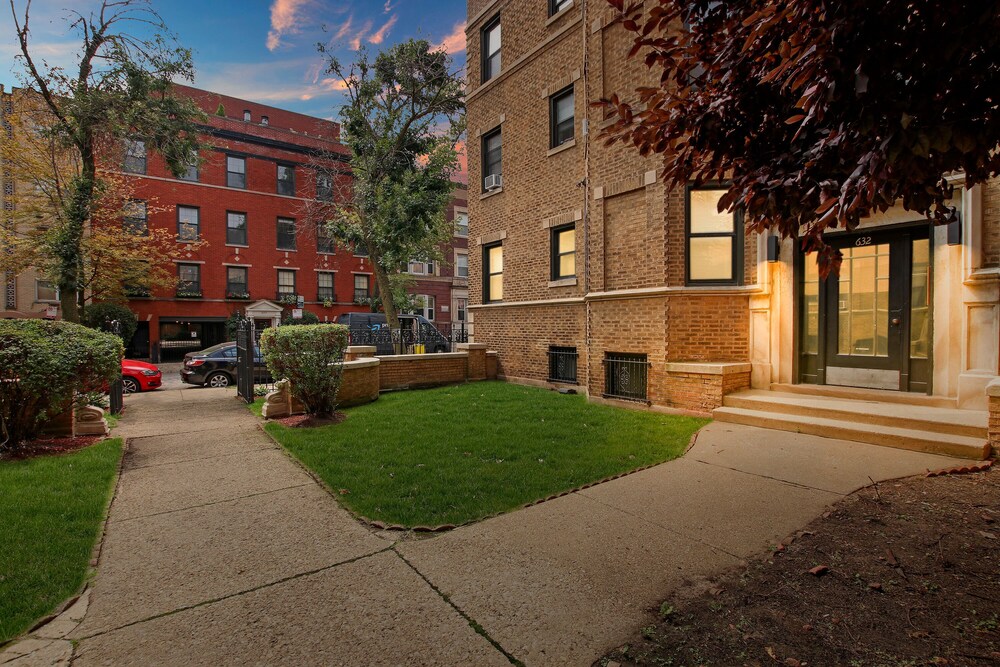 Chicago Lifestyle 3BR Apt in Lake View view 3