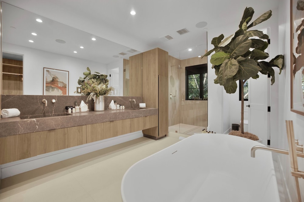 Kraft Villa - Luxury Living Redefined w/ Pool