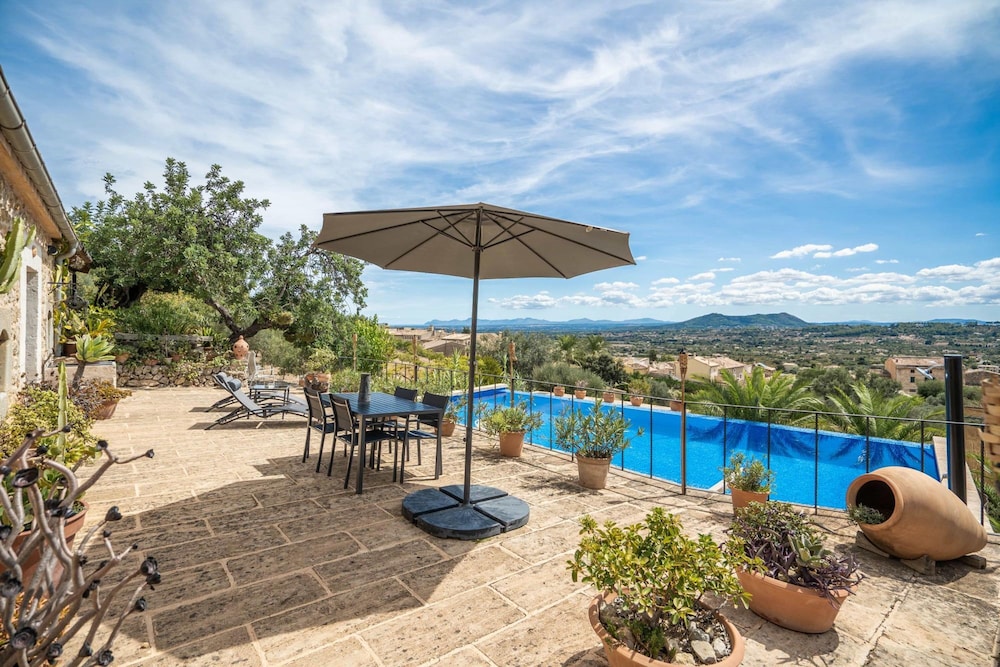 CAN Pulit - Finca rom Ntica Para 2 con Piscina y Vistas en Selva Mallorca