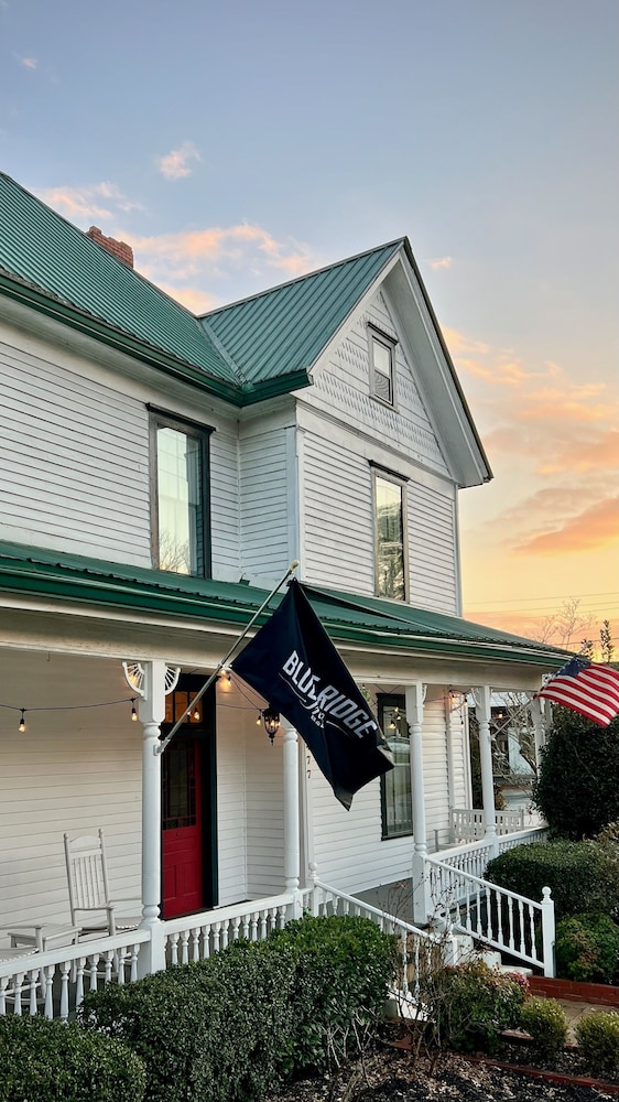 Blue Ridge Inn Bed & Breakfast
