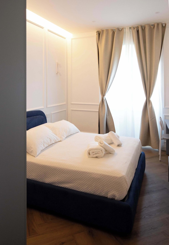 Colosseum Holidays - Luxury 3 Bedroom Apartment