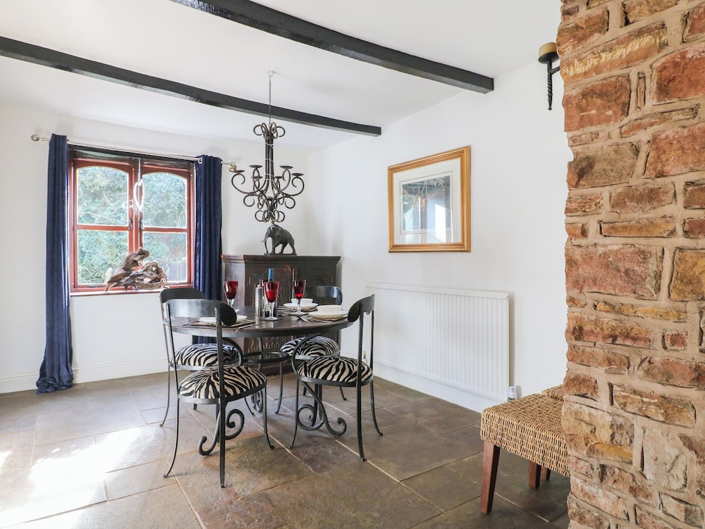 Woodpit Cottage